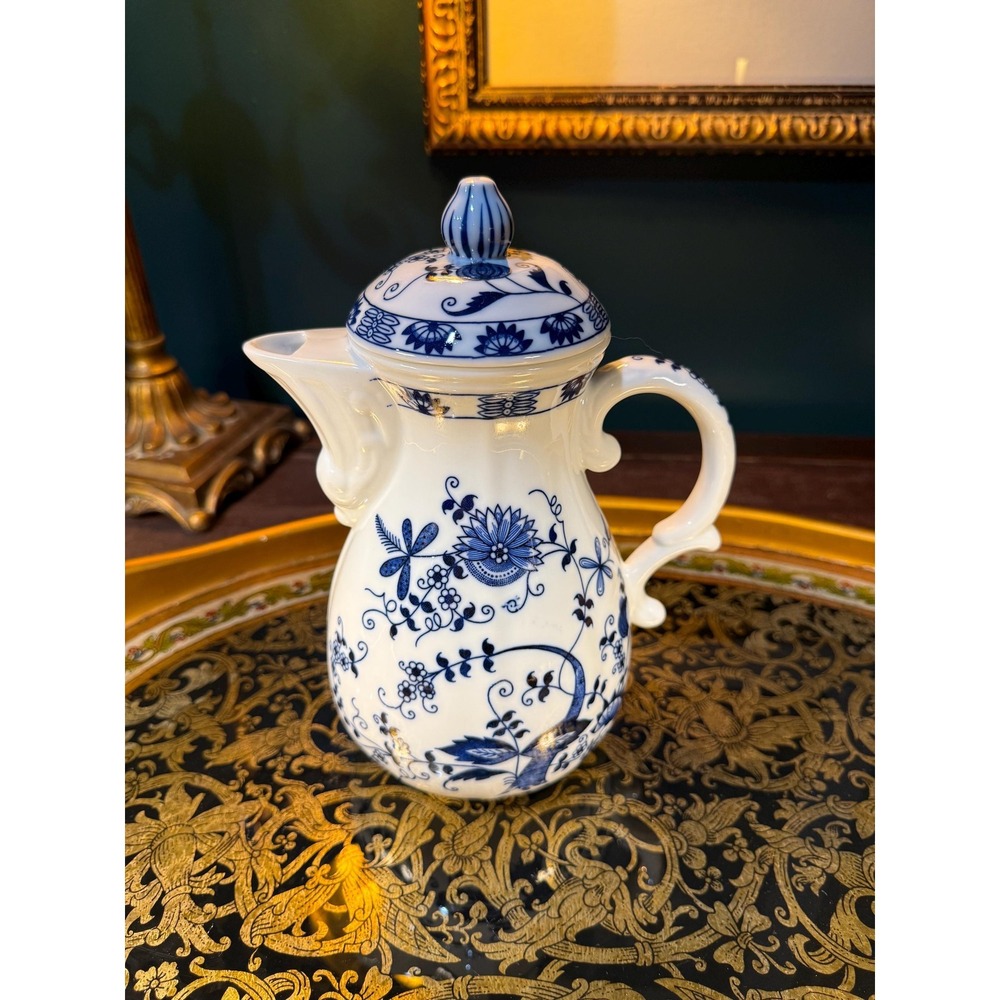Vintage Vienna Woods Blue Onion Porcelain Pitcher: 48 oz English Tea/Coffee Pot